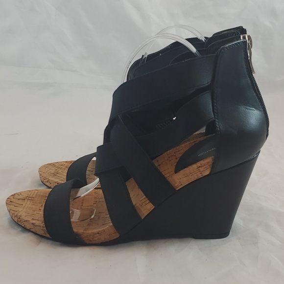 BCBGENERATION Bevlea Wedge Sandaks - Picture 4 of 10